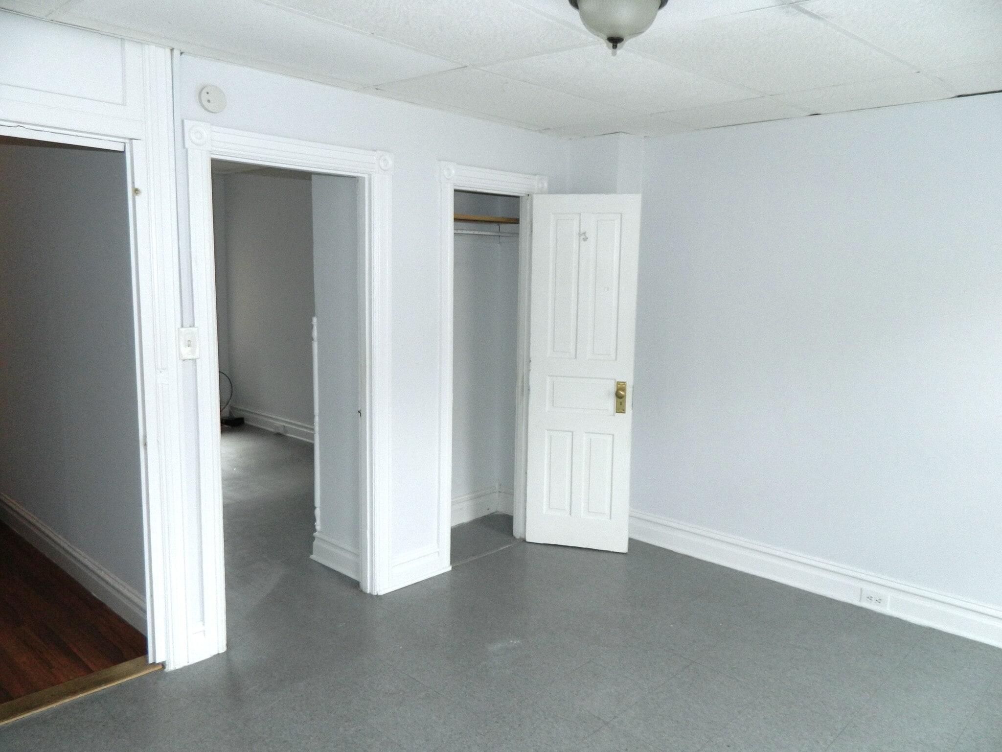 Building Photo - 322 N Franklin St