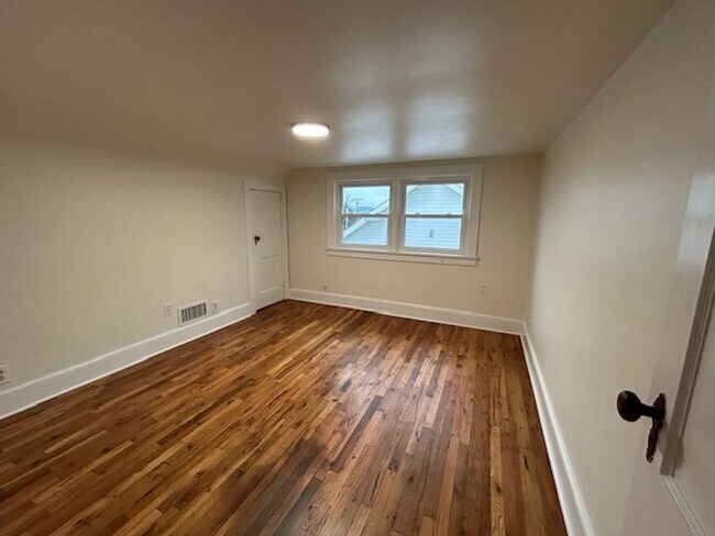 Building Photo - 408 Orchard Dr