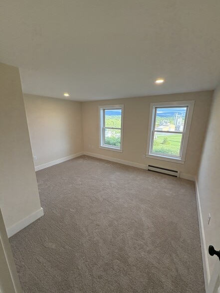 Building Photo - 5772 Ethan Allen Hwy