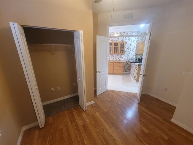 Building Photo - 4665 Whispering Oaks Dr