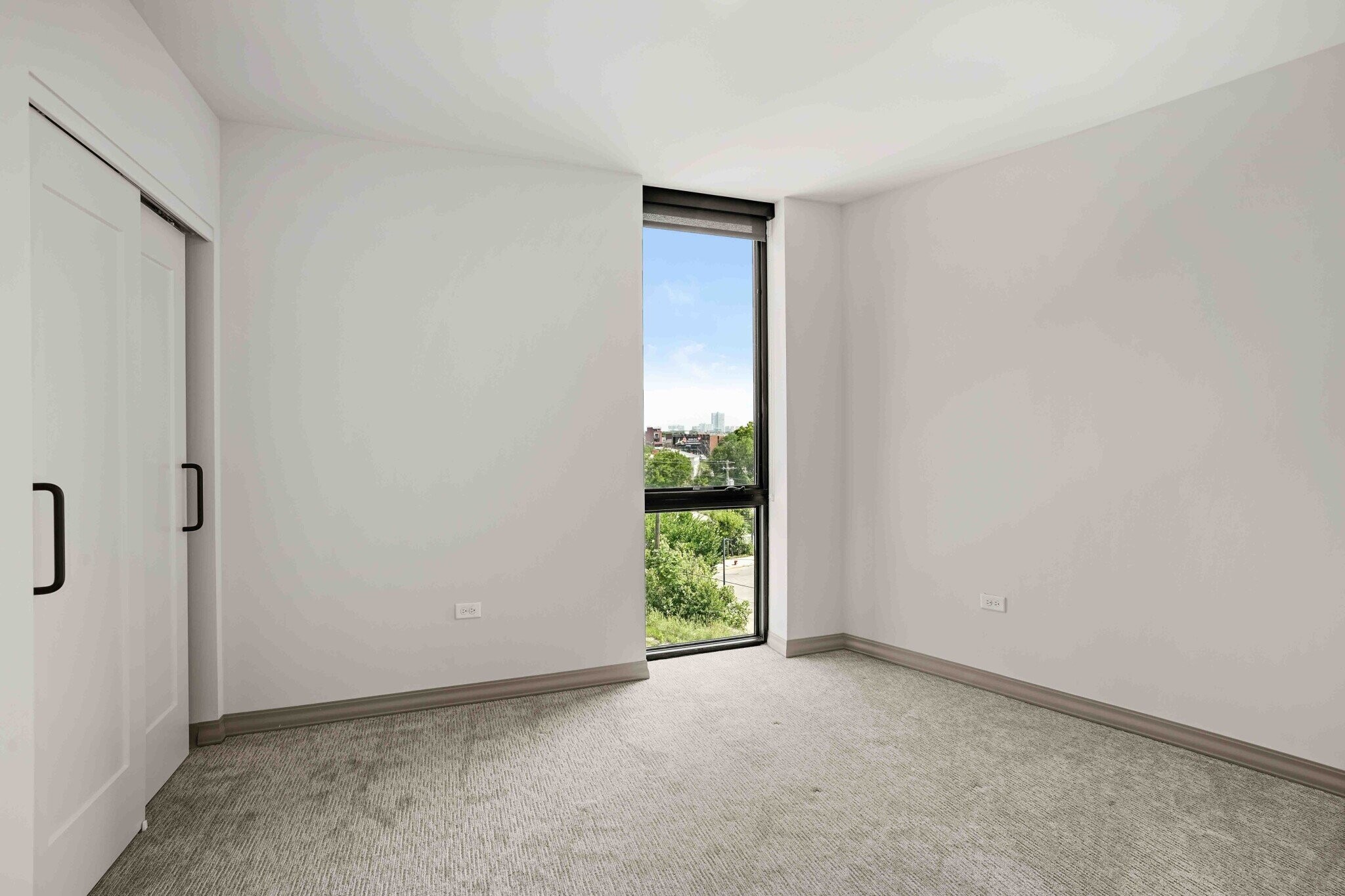 Building Photo - 2165 N Elston Ave