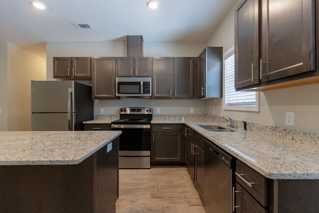 Building Photo - Beautiful duplex in Valdosta, Ga!
