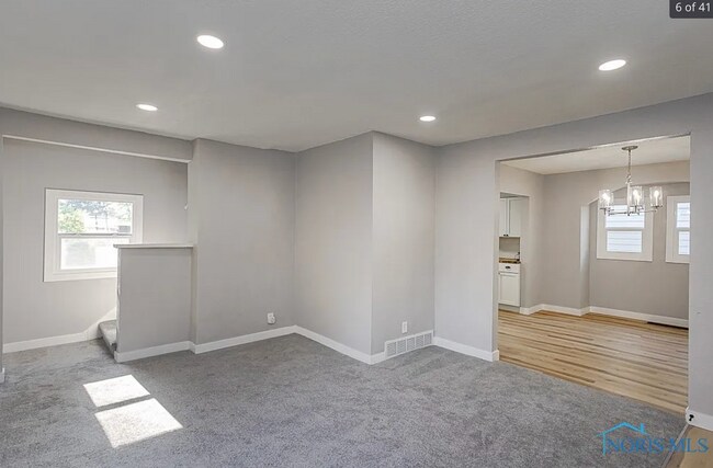 Building Photo - 2242 Vaness Dr