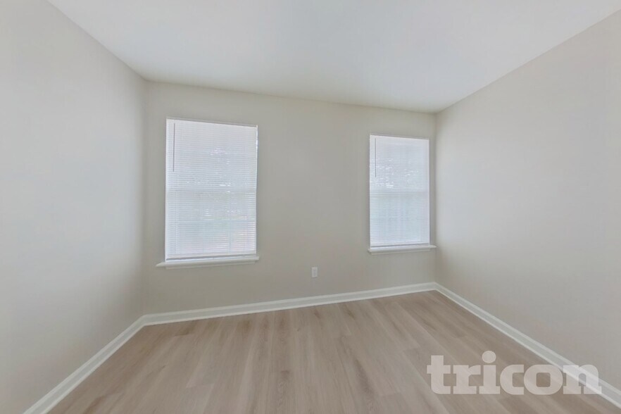 Building Photo - 1105 Glendevon Cir