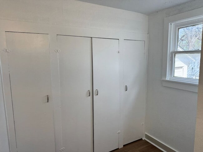 Building Photo - 1810 7th St