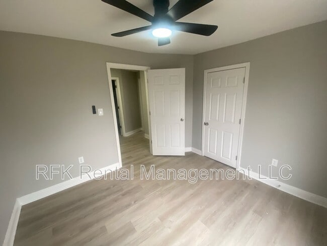 Building Photo - 2224 Langley Ave