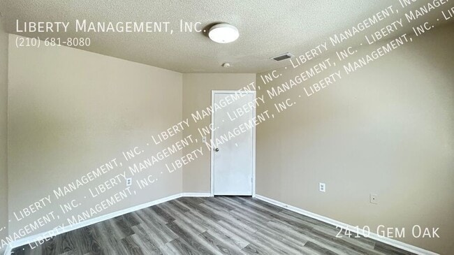 Building Photo - 2410 Gem Oak