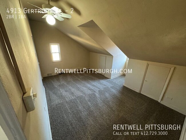 Building Photo - 2 Bedroom Apartment in Hazelwood