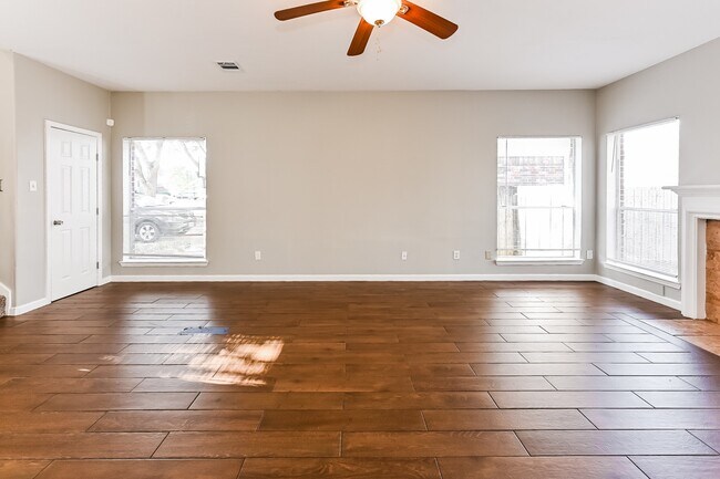 Building Photo - 3117 Bay Creek Dr