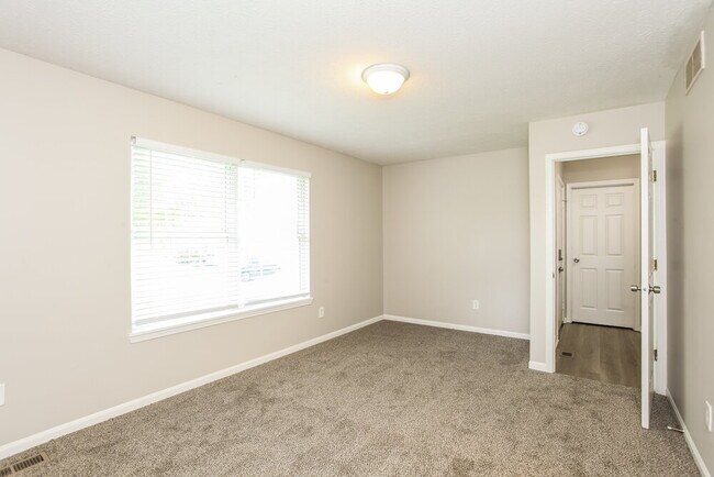 Building Photo - 7825 Jaclyn Dr