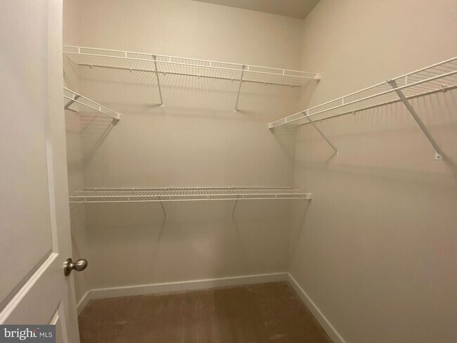 Building Photo - 8612 Shady Pines Dr