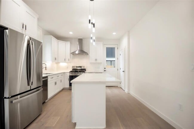 Building Photo - 5305 Ledesma Rd