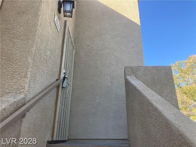 Building Photo - 3145 E Flamingo Rd
