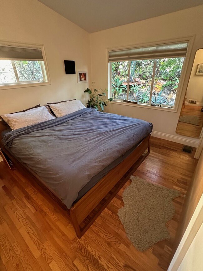 Building Photo - Pasadena Paradise! Mid Century Modern Home with Huge Deck and Hillside Views