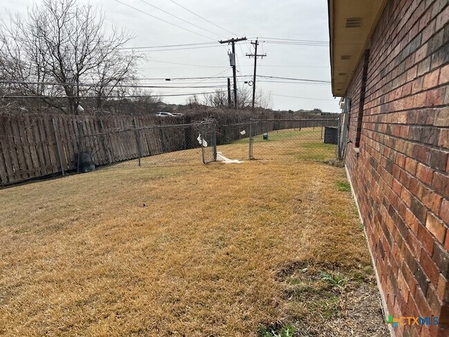 Building Photo - 4704 Pennington Ave