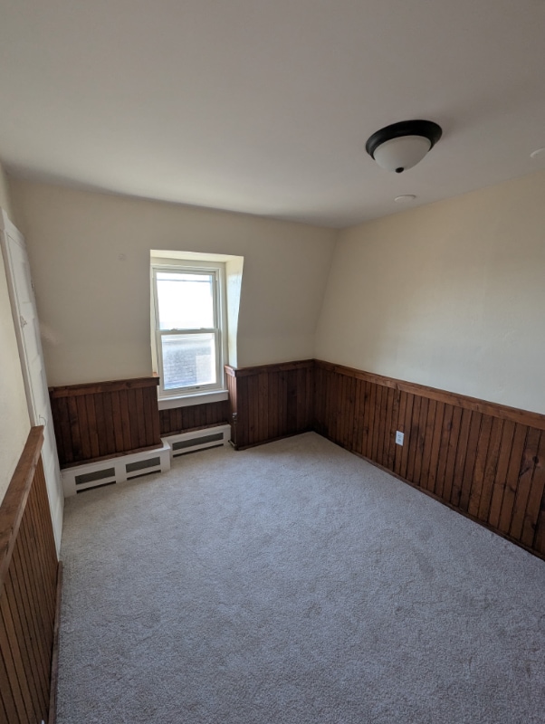 Building Photo - 228 N School St