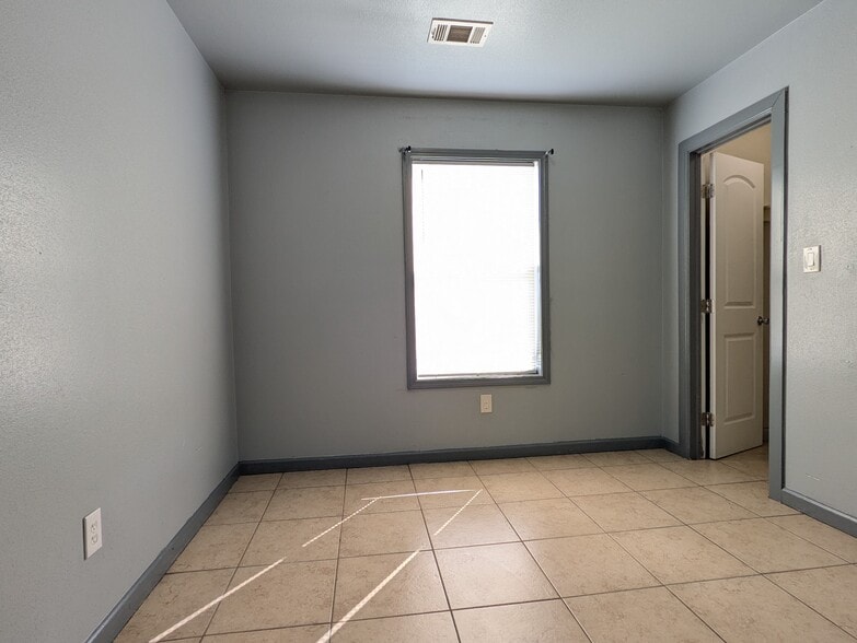 Bedroom 3 - 807 21st St