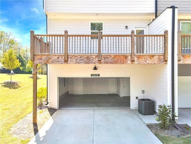 Building Photo - 1274 Ainsworth Alley