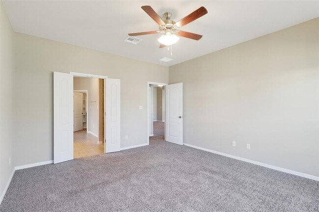 Building Photo - 205 Scenic Hills Cir