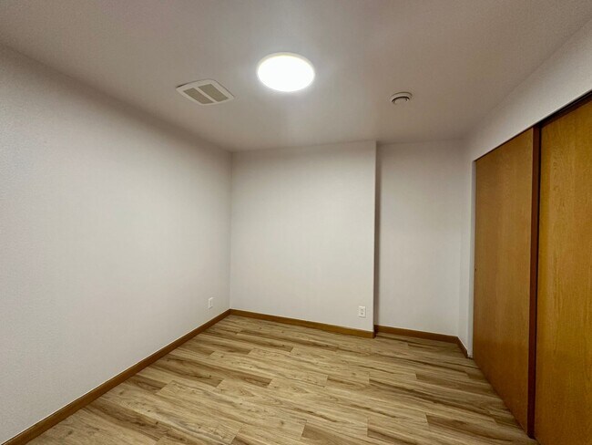 Building Photo - 4244 Wintergreen Cir