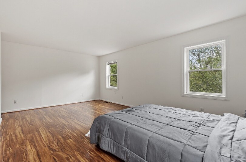 Building Photo - 5 Maple Ridge Dr