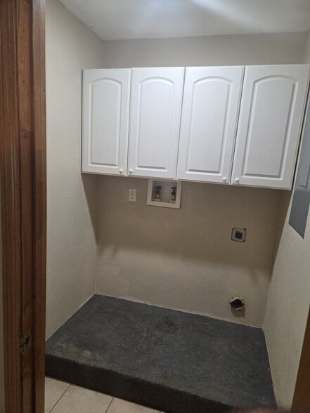Building Photo - 25667 Buckley Ln