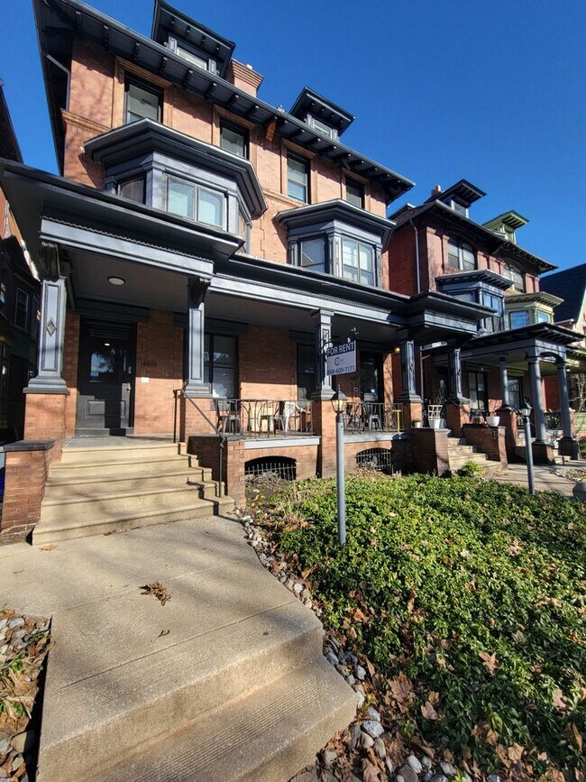 Building Photo - 4619 Cedar Ave