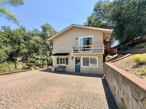 Building Photo - Charming 4-Bed by the Lake in Morgan Hill