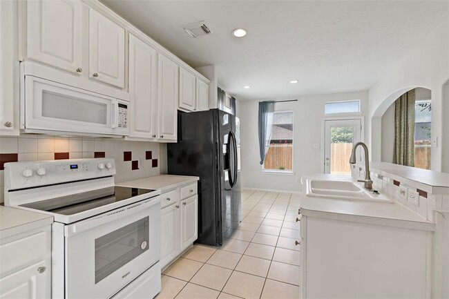Building Photo - 1010 Sussex Trail