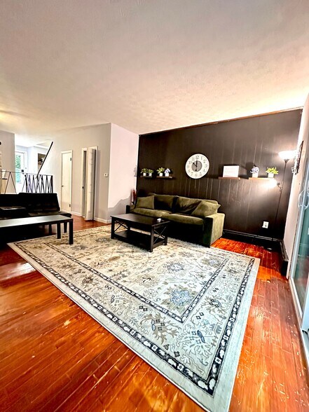 Building Photo - 168 Woodland Dr