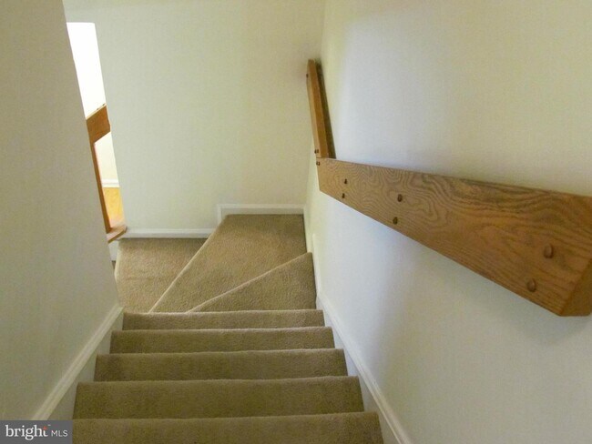 Building Photo - 9 Cohanzick Ct