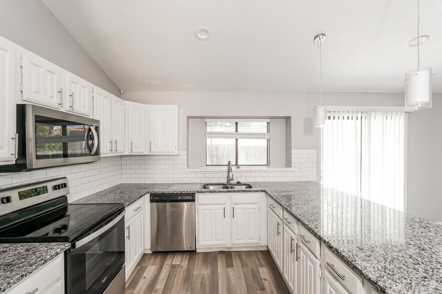 Building Photo - 2303 Villanova St