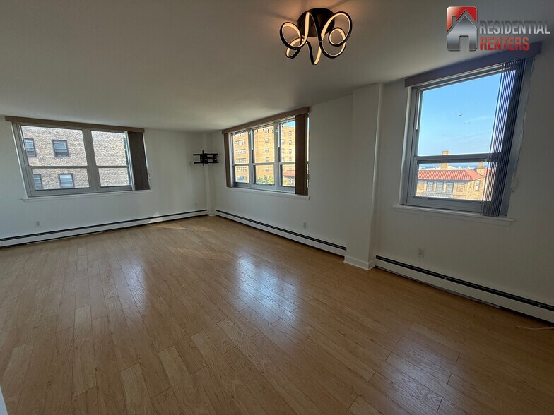 Building Photo - 1707 N Prospect Ave