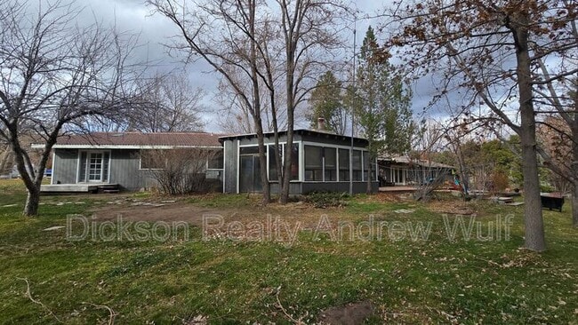 Building Photo - 22882 Carriage Dr