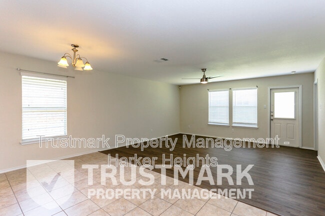 Building Photo - 1321 Cozy Creek Dr