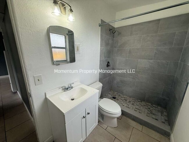 Building Photo - Beautifully Remodeled 2/1 St Pete- ASK ABOUT OUR SPECIAL!