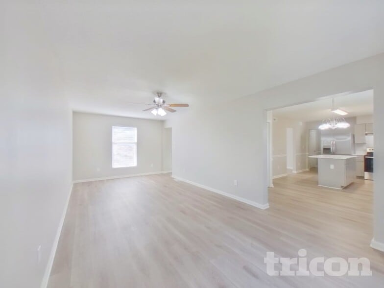 Building Photo - 509 Glen Ellyn Ct