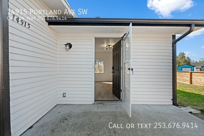 Building Photo - 14915 Portland Ave SW