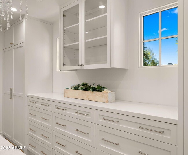 Building Photo - 8501 N Golf Dr