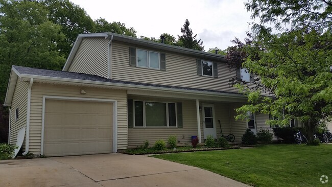 Building Photo - 3046 Acker St