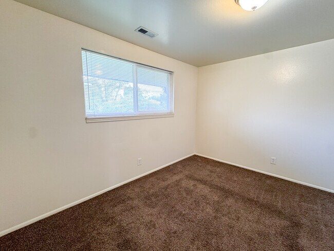 Building Photo - 361 S 150 W