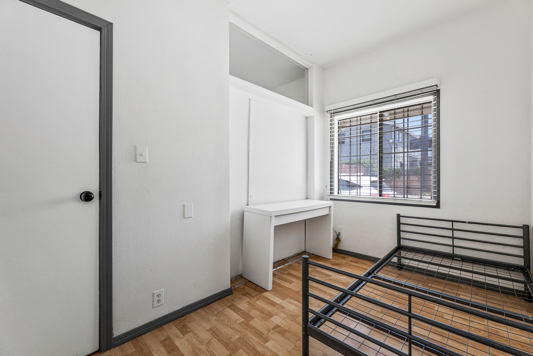 Building Photo - 2816 Ellendale Pl