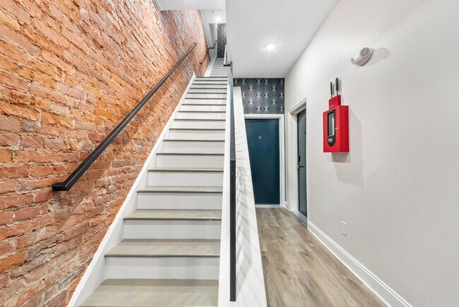 Building Photo - 2341 N College Ave