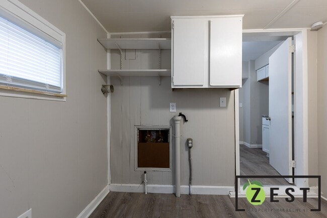 Building Photo - OPEN HOUSE- 4/2! 3PM-330PM! 2-BEDROOM 1-BATHROOM RANCH