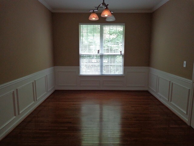 Building Photo - 433 Holland Springs Dr