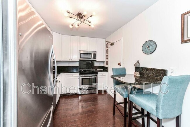 Building Photo - 1300 Army Navy Dr