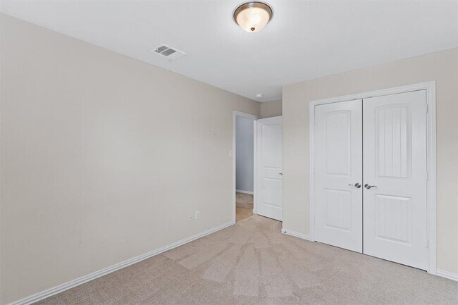 Building Photo - 417 Briar Park Dr