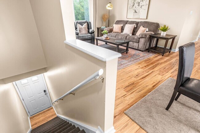 Building Photo - 18308 Mesle St