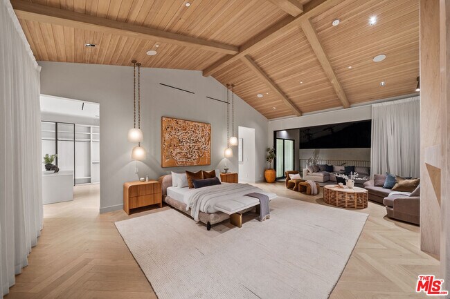 Building Photo - 10950 Verano Rd