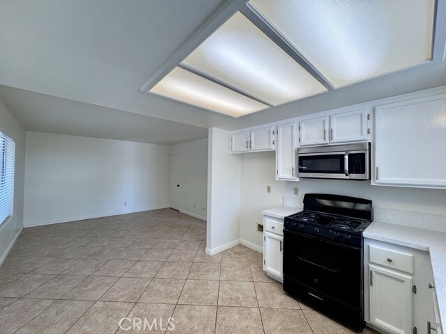 Building Photo - 39709 Garin Dr